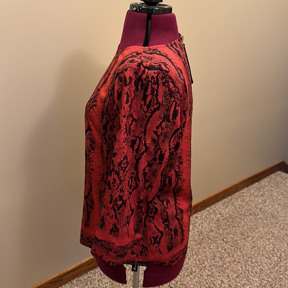 ❤️The Limited❤️Red and black snake print blouse, size L. - Picture 2 of 8